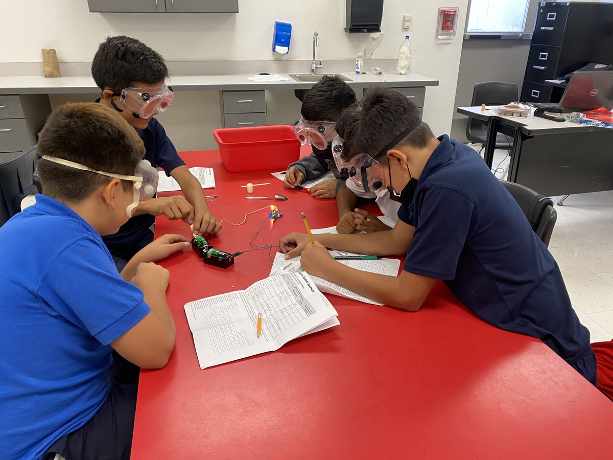 afaudoa10's tweet photo. Our Desertwind Colt scientist testing Metals, Non Metals and Metalloids for conductivity, malleability and physical properties in science lab.  Having fun in Science.
@afaudoa10   #Coltnation  #TeamSISD  #scienceeducation https://t.co/bKdnMO4mk9
