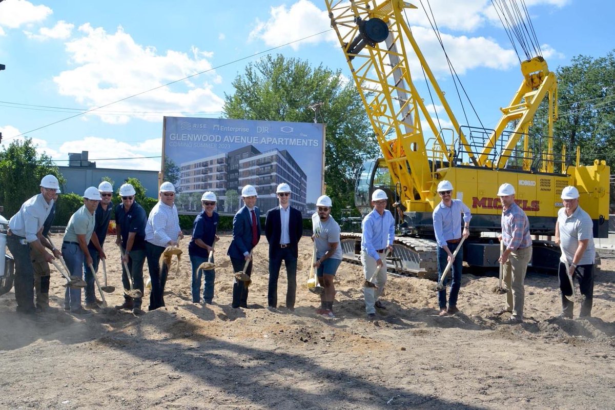 rise_modular's tweet photo. RISE Modular &amp; @EnterpriseNow celebrated the #groundbreaking of Glenwood Apartments, a #MixedUse, #OpportunityZone redevelopment featuring 127 #apartments, #commercial space &amp; community #retail. 1/

#Development #GeneralContractor #Manufacturing #Construction #Modular #TwinCities https://t.co/GQAzPnZRVw