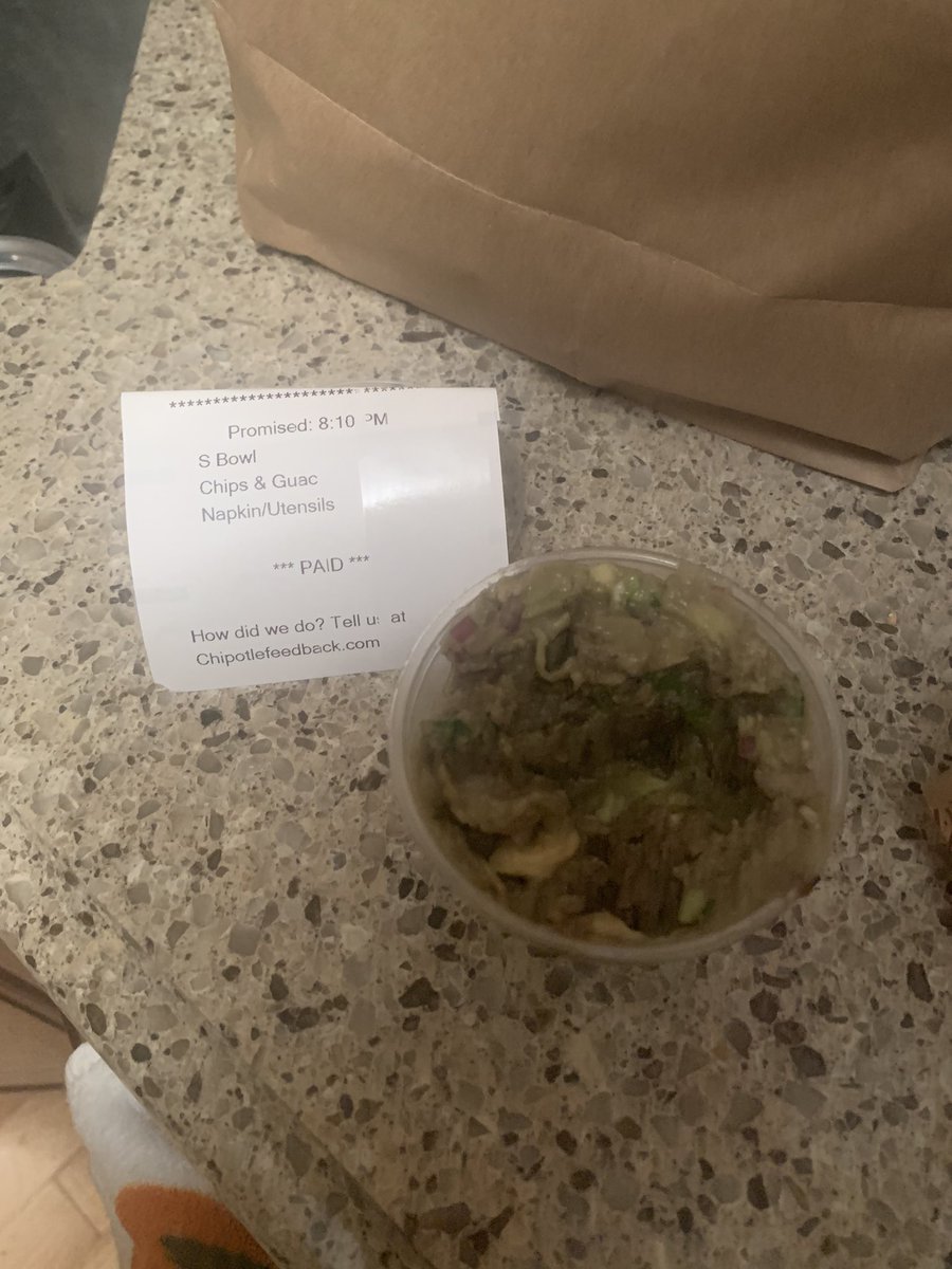 LSoreo's tweet photo. @ChipotleTweets thanks for the “fresh” guacamole.. brown must be the new “fresh” https://t.co/PcrtZ038vy