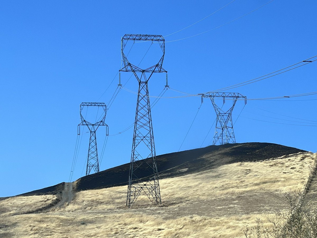 wordpuppet's tweet image. Shackled to the electric chains that controlled them, the robots trudged hopelessly over the hills still-charred from the wars that had subdued them.  #writingprompt