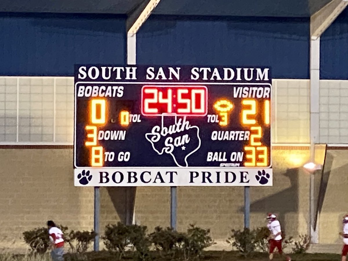 Baldo_Guardiola's tweet photo. Halftime Yellow Jackets 21-0 @StAnthonyCHS_TX @TXHS_Football @KSATbgc @ksat_BGC @prospects_texas @SA_MAXPREPS @mysahighschools @MaxPreps @Gs79Sylvia https://t.co/UIUoexSLUC