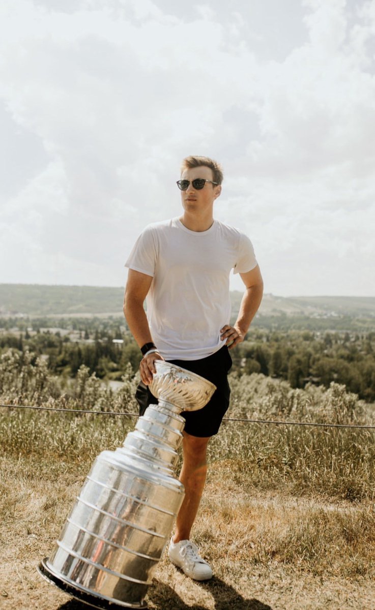 BarstoolDenver's tweet photo. He is beauty, he is grace

#GoAvsGo https://t.co/w1UfyHPwUq