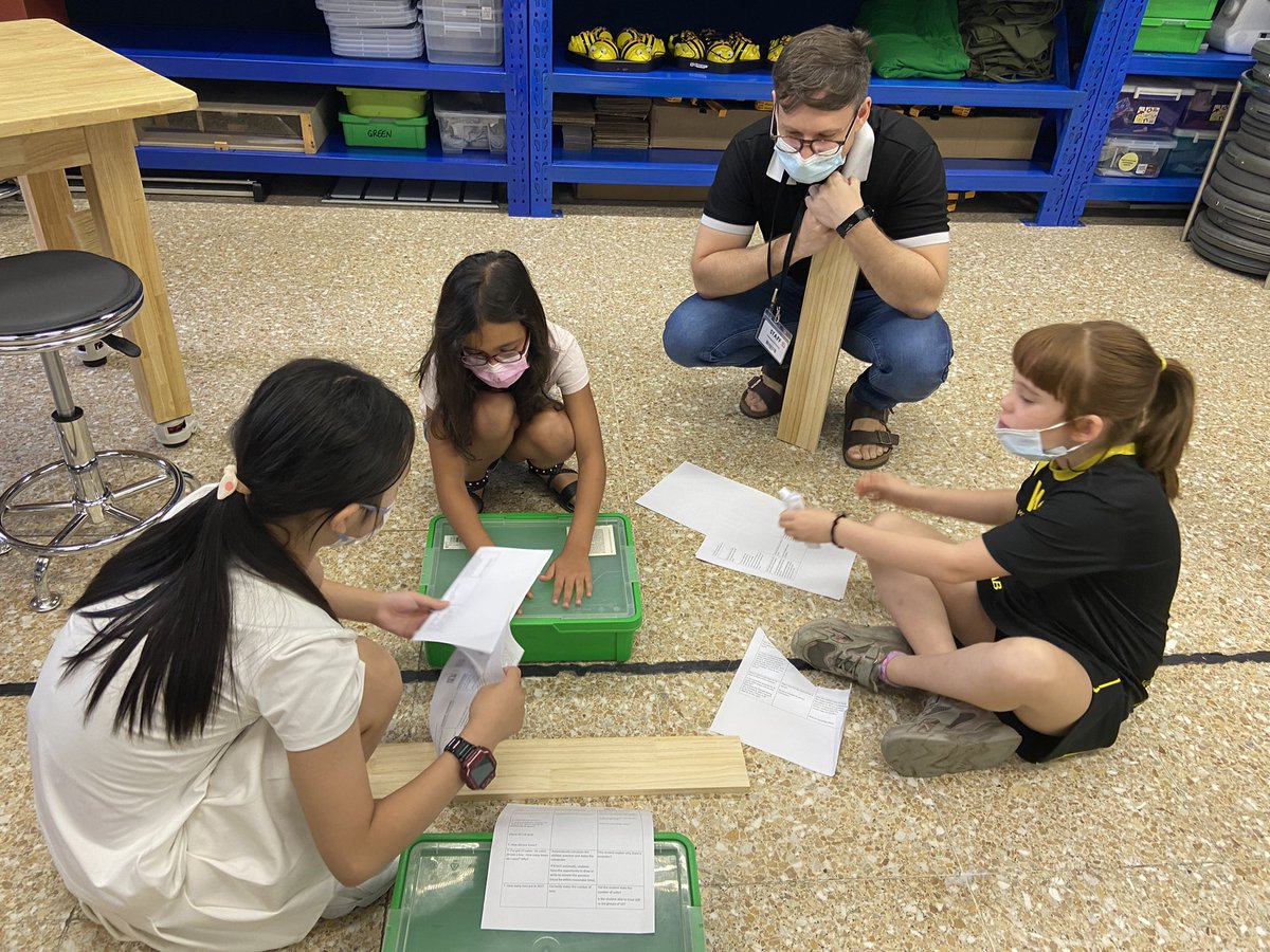 jfjmueller's tweet photo. @WAB_LIVE G4 students kick off the year in design class with the legends @dtaylor2008 and @MurrChris! Get that design cycle going! #uniquelywab #pyp #designthinking #school #learningthroughplay https://t.co/axODFDLYb0