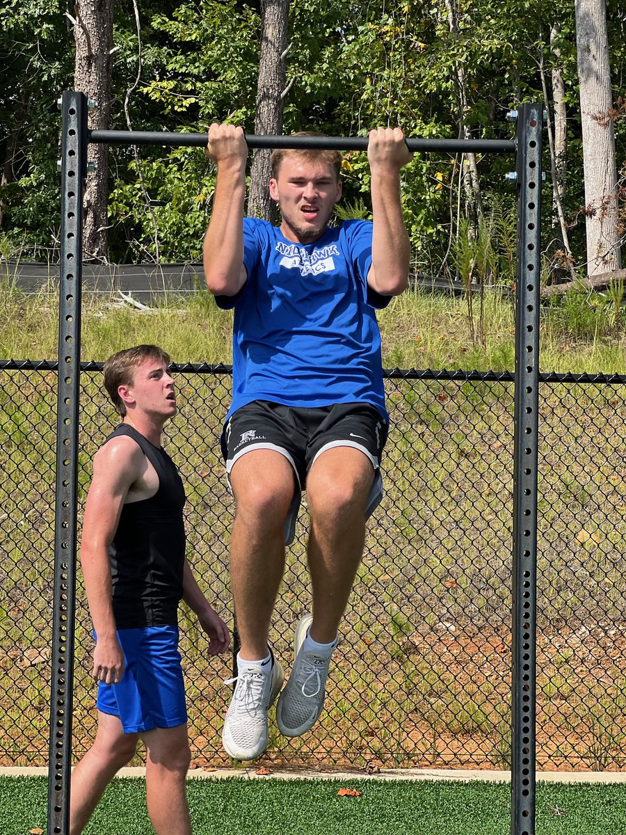 UNGMBB's tweet photo. Nighthawk Week:
Day Four - Turf Training 💪🏼🏃🏽‍♂️ https://t.co/LUVBEI8PRR