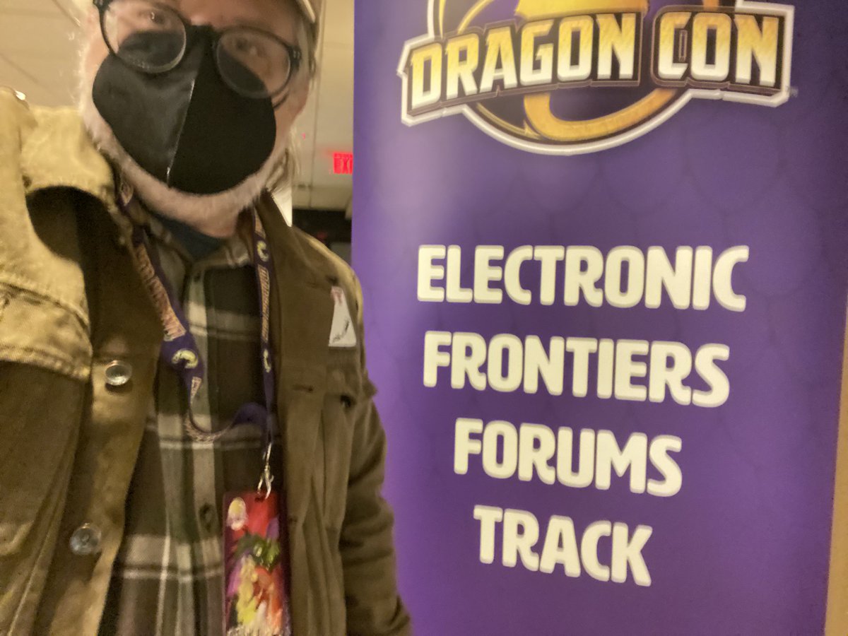 Hello #DragonCon!  If you here, join me over the weekend at the <a href="/efforums/">DragonCon EF-Forum</a> track! eff.org/event/eff-drag…