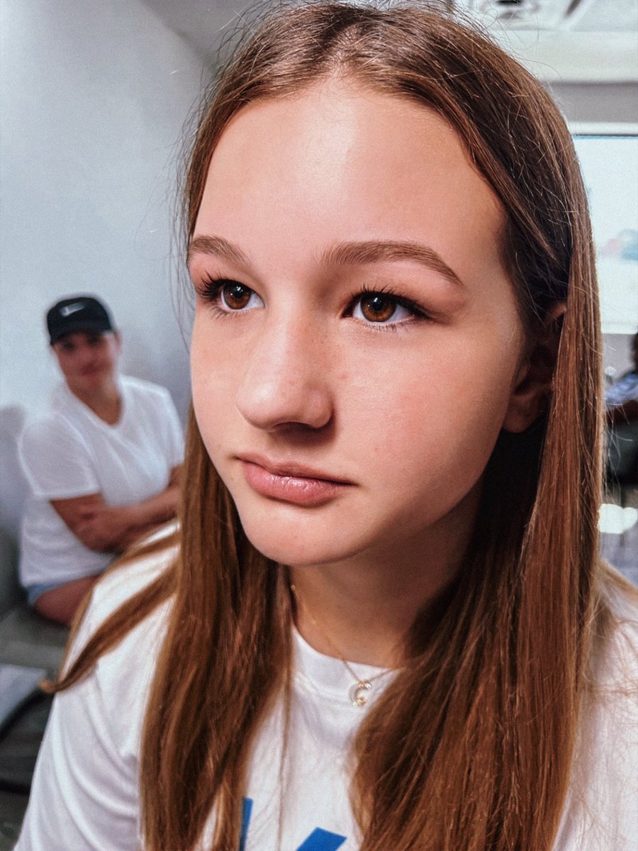 alitheah's tweet image. Just out here slaying brows and being a weirdo.