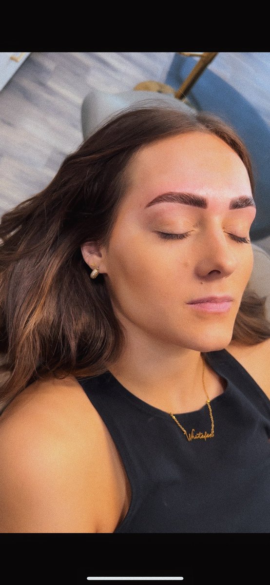 alitheah's tweet image. Just out here slaying brows and being a weirdo.