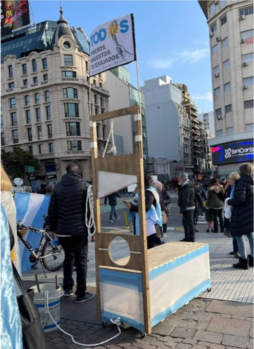 Fede_Roman's tweet image. Ellos en tuiter: NO LES CREO NADA, TODO ARMADO

Ellos en la calle: