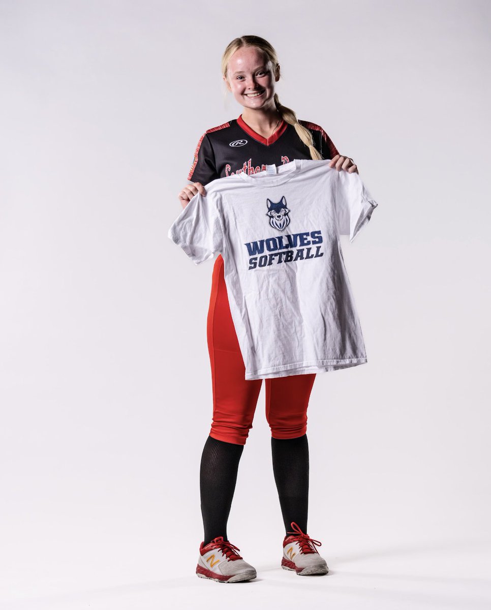 AddisonHLange's tweet photo. Took the opportunity during senior softball pictures to sneak in my MCC- Maple Woods shirt so I could officially announce my commitment to continue my academic and athletic careers at MCC. Thank you for the opportunity @autiej_2 and @MCCMWSB https://t.co/0jsmTVFQVo