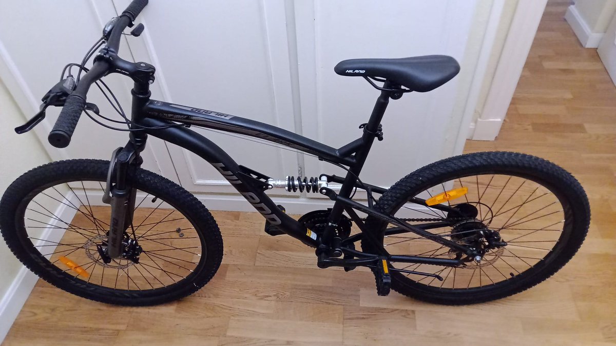 KikeHortelano's tweet photo. Me han robado la bici esta noche en Cádiz, en el aparcamiento de bicis de Canalejas en frente de turismo, por favor difundid, la uso para ir a trabajar https://t.co/neFxvfyhY0