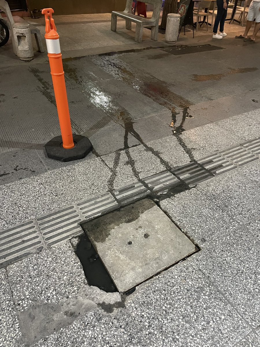 salvadorgzz's tweet photo. @AyD_ParaTi sigue el problema de aguas negras en el barrio antiguo, ya se cumplieron 6 meses con esta problemática y no se tiene respuesta por parte de las autoridades @Cicmty https://t.co/VIdNaDyWG2