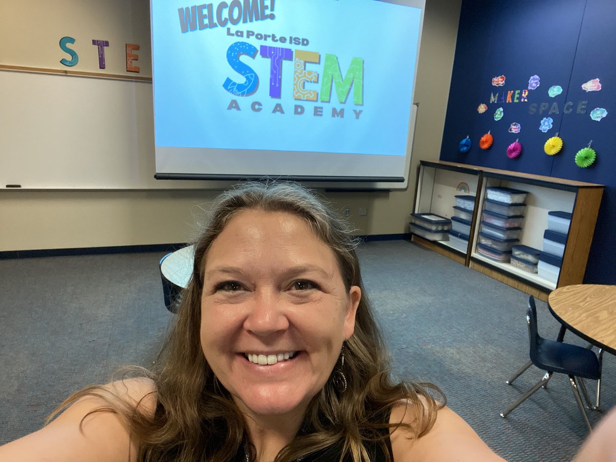 LPFrizzle's tweet photo. Visited some Hawks tonight that were super excited to hear about the La Porte ISD STEM Academies! These labs are almost ready for kids. My first teacher PLC and book hand off if tomorrow :). #ChooseLP #LPSTEMisElementary https://t.co/F1x1XR38Tk
