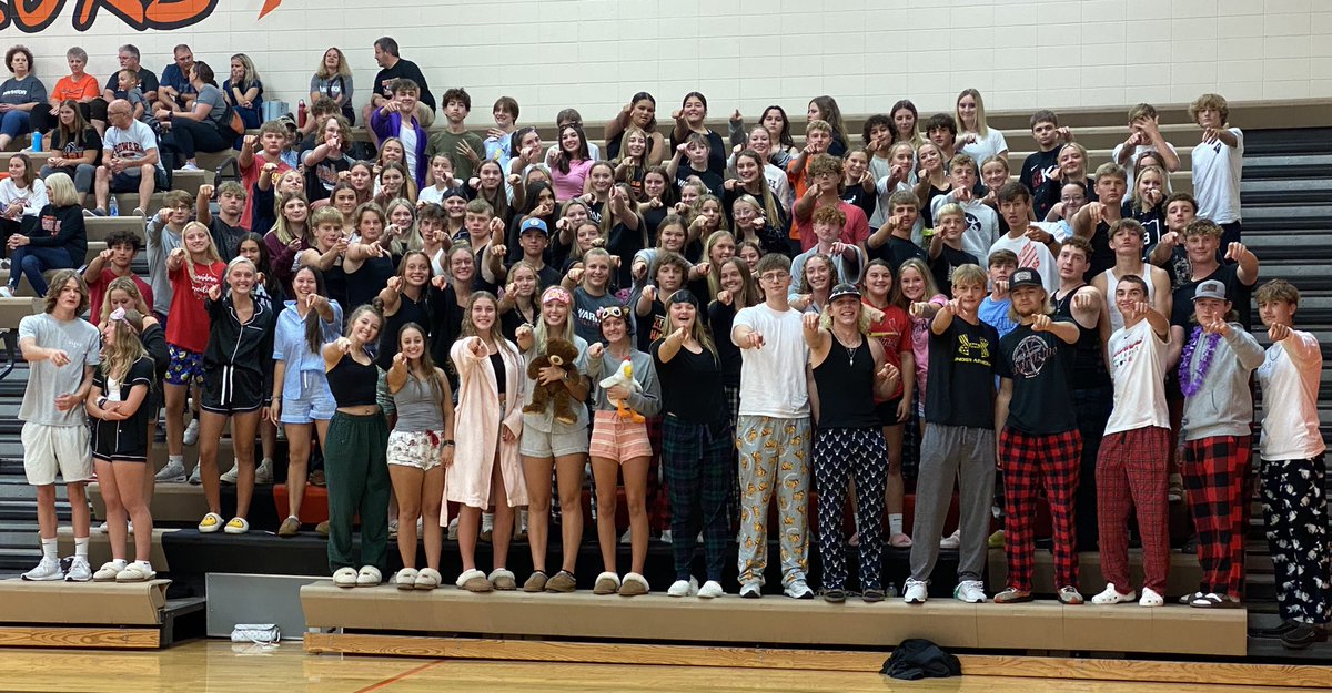 sblpride's tweet photo. 25-5, 25-15, 25-11….Warriors get the sweep over TJ to open up MRAC action! Great job ladies! #warriorproud #1studentsection https://t.co/8z02QSXAHj
