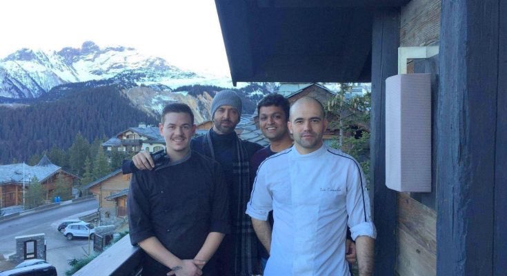HrithikRules's tweet photo. Throwback: Hrithik with chef Prashant and team in Courchevel #HrithikRoshan https://t.co/LMlQJPept2