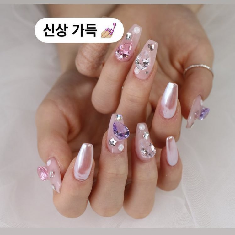 LOONA Press 🌱🗞 on Twitter "[IG] 220902 Yeojin (nails) on tokyo.nail
