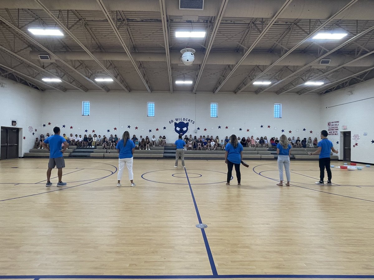 WhittyLibrarian's tweet photo. Teamwork Makes the DreamWork! Whitman Special Area Teachers joined forces today to start the year off on the right foot! #teamworkPositivityUnity @HerrAndersonWT @MrYueTeach @MsStumpfsStudio @mrclarkspe @musicWHITdunn https://t.co/aqwD2YKJuA