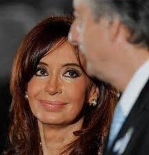 AguantePeron17's tweet image. Déjame creer que fue El quien la protegió a Ella