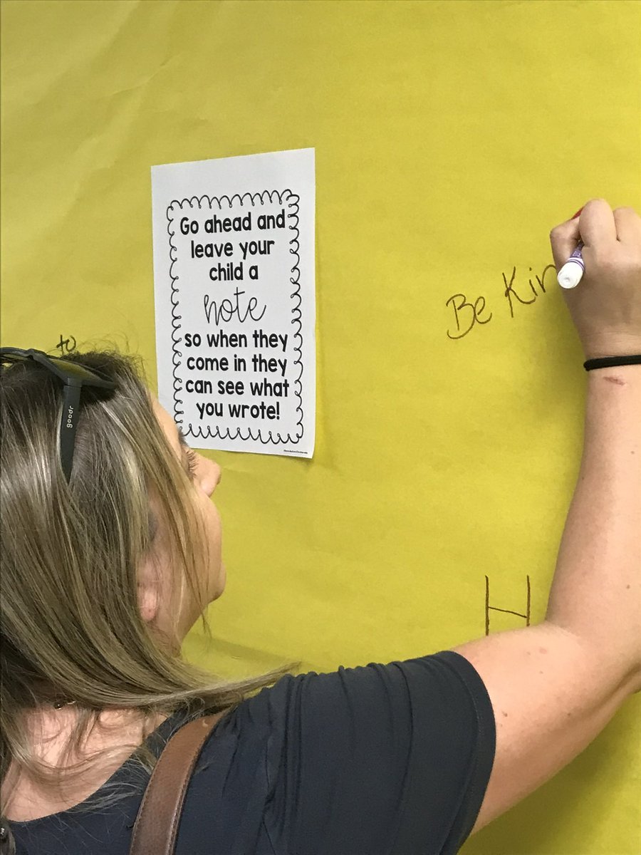 “Go ahead and leave your child a note, so when they come in they can see what you wrote!” 

Thanks to all the parents who left encouraging messages for our students tonight at Open House! <a href="/MobilePublicSch/">MobilePublicSchools</a> #LeadingLearning
#BeEXTRAordinary