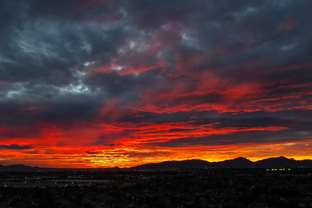 ChucoAerials's tweet photo. hello, september
📍el paso, texas https://t.co/eVkhLHsUMP