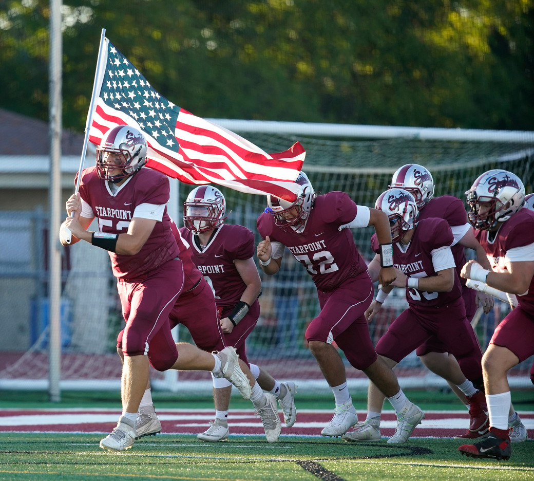 hsjrphoto's tweet photo. .@AmherstTigers1 defeat @Spointfootball 13-0 in Week one action. https://t.co/BvvGx8zCLN