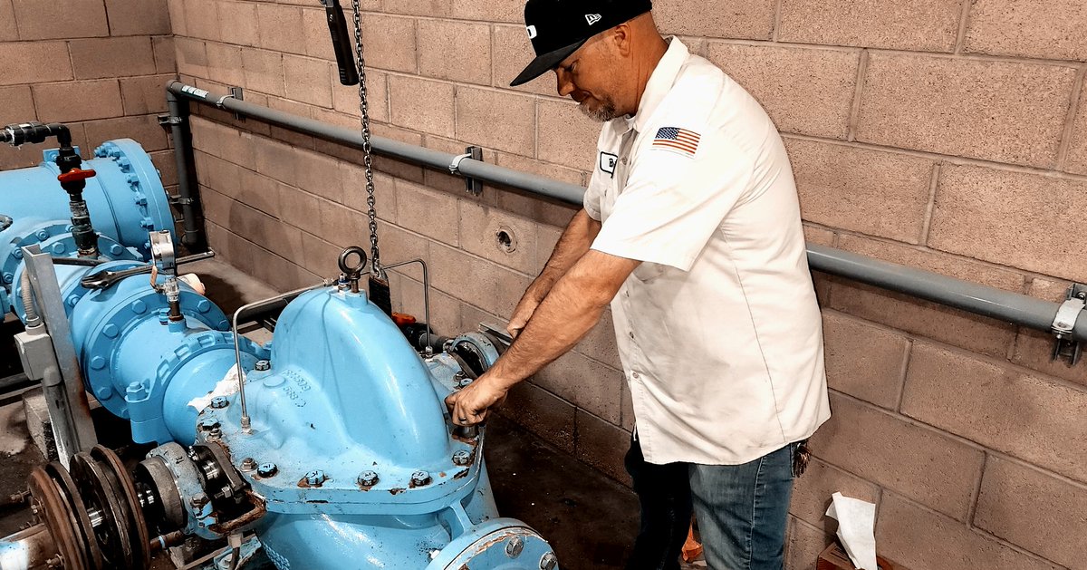 PalmdaleH2O's tweet photo. Our talented operations technicians keep busy with maintenance work so that there are no disruptions to our customers’ water service. Pictured are Op-Techs Brian Toner & Kevin Payne doing rehab maintenance on a booster. Photos by Brian Toner. #MaintenanceIsKey #PWD https://t.co/eIqbu69dX6