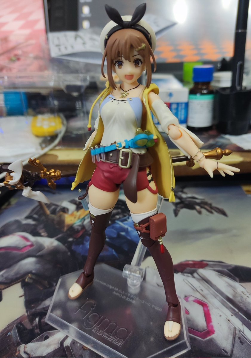 figmaのライザ届いた。
太ももムッチムチ🍖
てかイタズラ顔がいい顔良すぎて別フィギュアとの絡みが捗りそう…グヘヘ。 