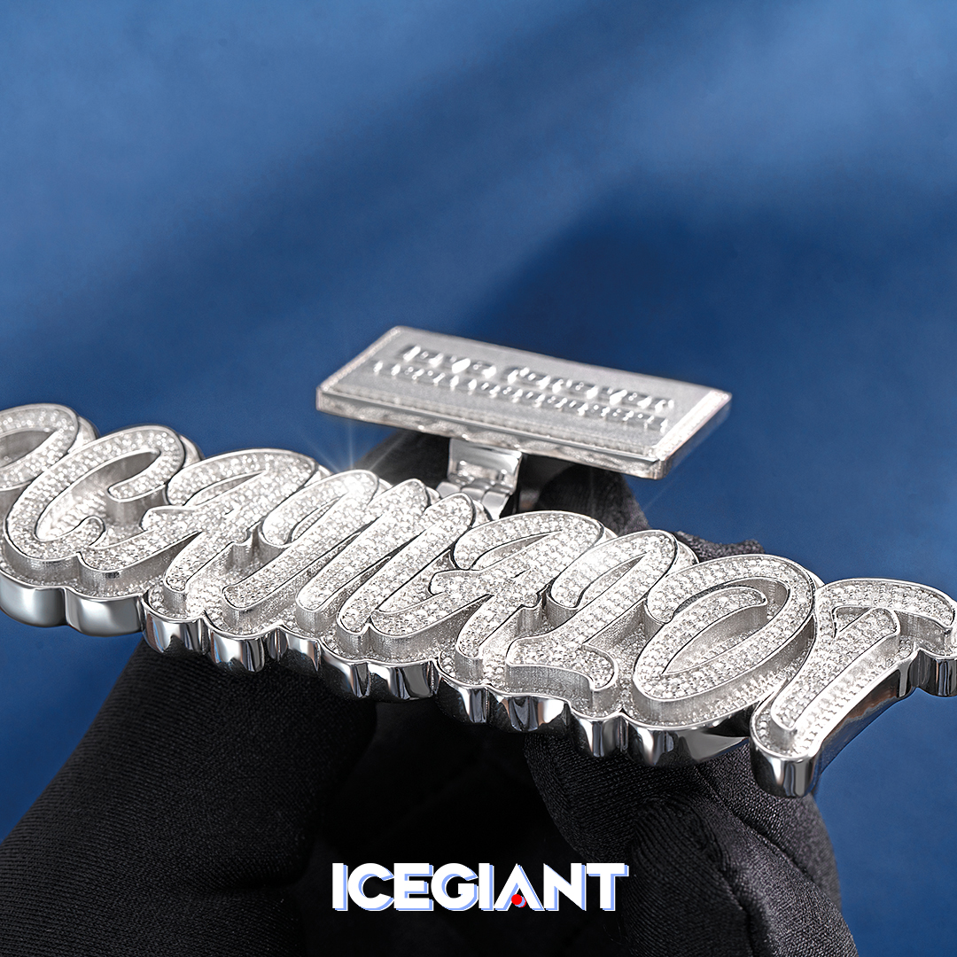 theigtofficial's tweet image. Two layers SCAMALOT pendant with love forever bail in the game!🤘Customize a pendant is an excellent way to record something important!🤙
·
#customize  #hiphopchains #icedoutchain #blingjewelry #customjewelry #blingbling #oneandonly #streetstyle #twolayers #diamond #logopendant