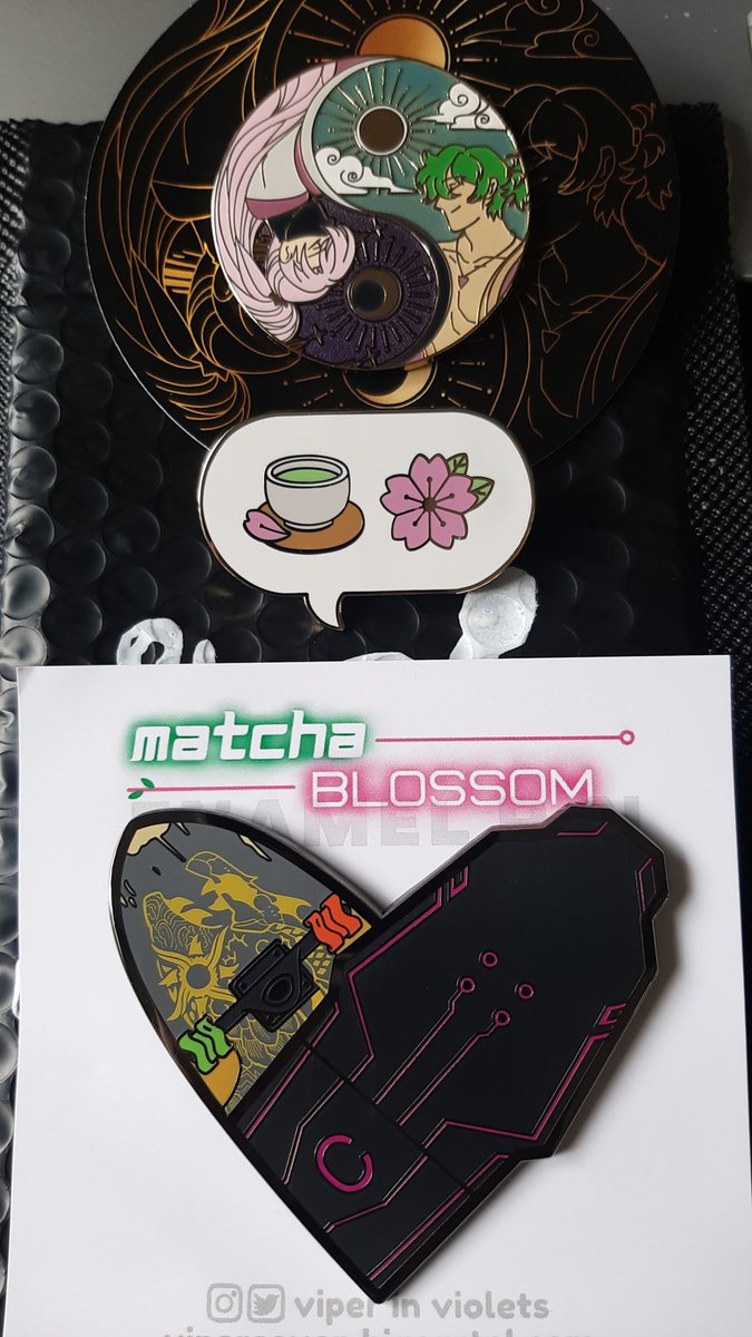 rainlikestars's tweet photo. Got these crazy wonderful pins made by @sheithpocalypse!! Babe, these are HUGE????? 🔥

Do check out their store if you'd like to get your hands on some!!

Sun and Moon Matchablossom pin was a collab between Vi and @babushkaHiHi 🍵🌸 https://t.co/XHi3kmYRuc