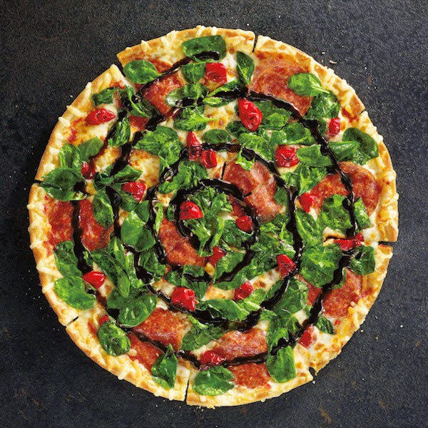 Snack_Memories's tweet photo. Pizza Hut Cherry Pepper Bombshell (2014-circa 2016) Part of their "Flavors of Now" menu, a concerted effort to appeal to millennials, this pie featured crushed tomato sauce, salami, Peruvian cherry peppers and fresh spinach- w/ toasted Asiago on the crust and a balsamic  drizzle. https://t.co/selBf1l6dE