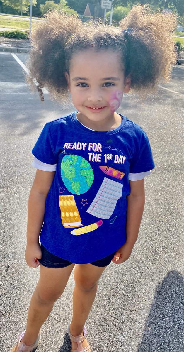 marietculver's tweet photo. Ready for the 1st Day #BlockParty #WelcomeBack ⁦@SeatackDream⁩ ⁦@vbschools⁩ #1stGradersRULE ⁦@AAD_Inc⁩ #VBhasHOPE https://t.co/L5W4PbC64K