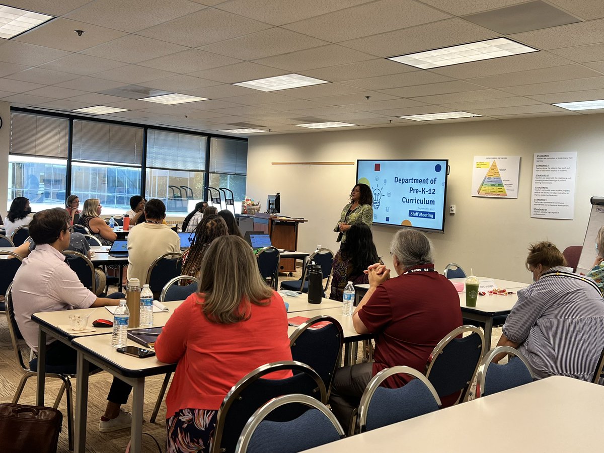 Jennifer Loznak tweet media