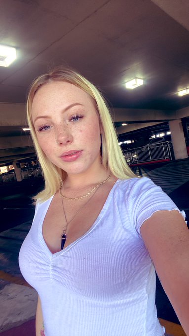 TW Pornstars - 😈Dixie Lynn🦋💦. Pictures and videos from Twitter.