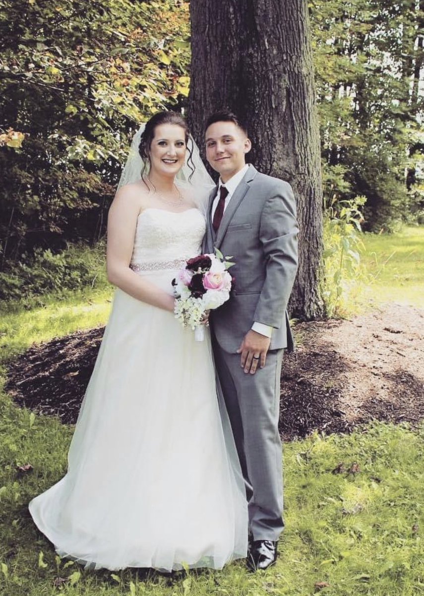 4 years ago today. Happy anniversary, Courtney &amp; Zach!  #LadyJayIDos