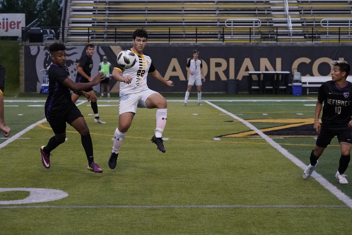 AdrianBulldogs's tweet photo. The @ACMensSoccer team opened the season on the road against Siena Heights falling to the Saints in 1-0 battle to the end
RECAP--https://t.co/YYCt8i5J1q
#d3soccer https://t.co/xOghhPijuR