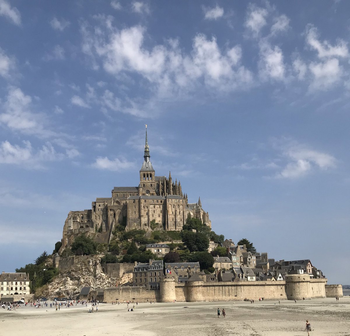 Watching the lord of the rings in anticipation of the new show. Discovered Mont st Michel was the  inspiration for minis thiras. We were there!!!