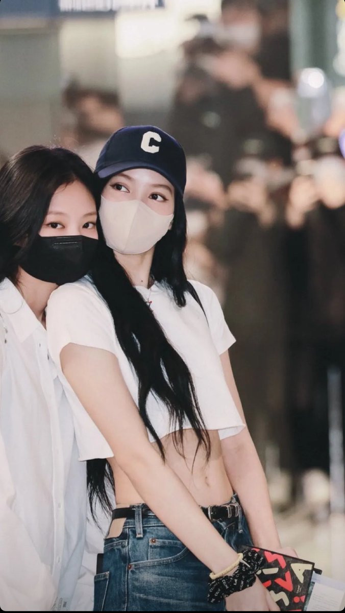 lalicerubyy's tweet photo. DON'T TOUCH OUR GIRLS BY PITTING THEM AGAINST YOUR FAKE NEWS
@BLACKPINK @ygofficialblink
YG PROTECT JENNIE
LEAVE JENNIE ALONE
PLEASE RESPECT JENNIE
YG PROTECT LISA
LEAVE LISA ALONE
PLEASE RESPECT LISA
#BLACKPINK #JENNIE #LISA #YGPROTECT https://t.co/FWe45cJdbv