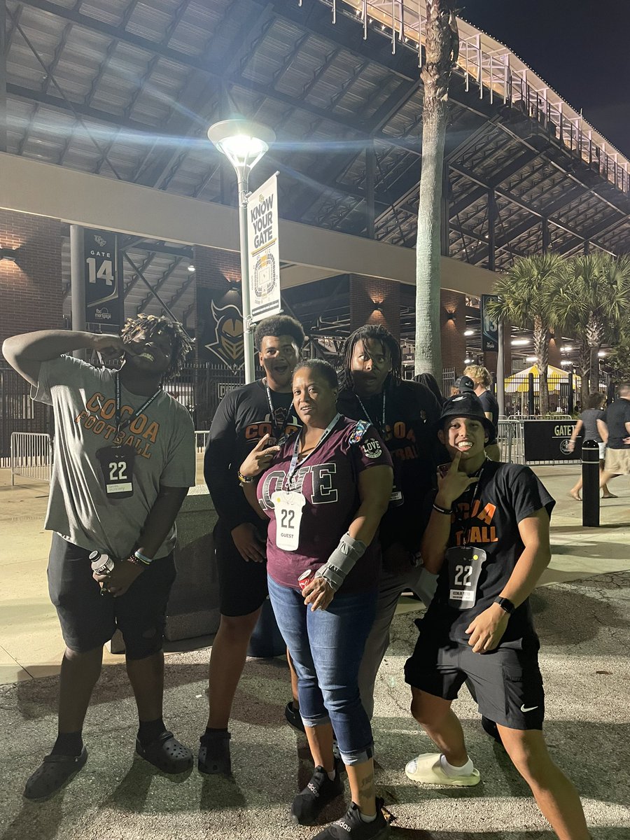 Tweety321_'s tweet photo. Good game tonight @UCF_Football #BoyMom #CHSTigers #RecruitNight #ThankYou https://t.co/QrZKQixxDW