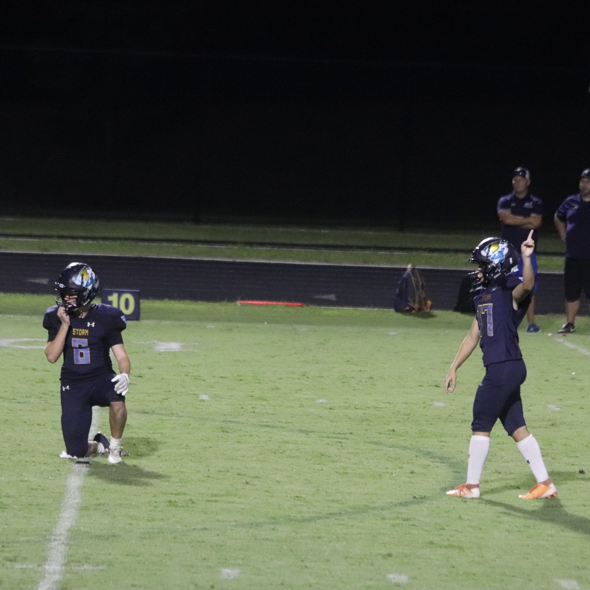 sportsphotomom5's tweet photo. @CarolinePlumme5 is our first ever girl varsity football player for @WS_Storm_FB team. She’s tough as nails! Don’t let the pigtails fool you! Great job tonight CP! #GirlPower https://t.co/rhNS9SY47v