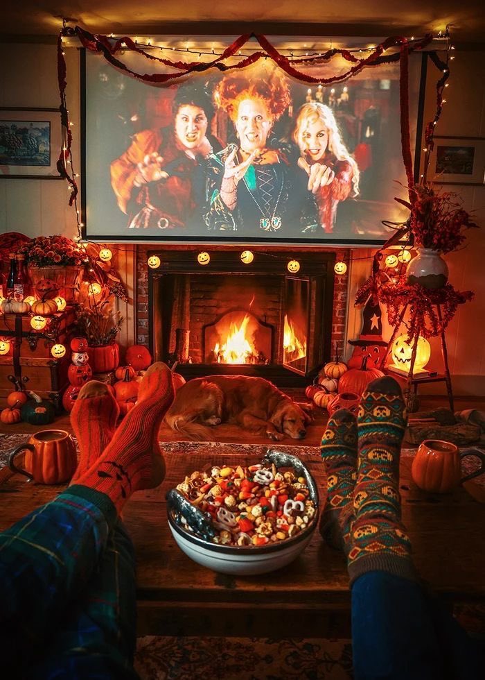 OctobersLeavess's tweet photo. My vibe as soon as September 1st hits: 🎃 https://t.co/hdn3MndDFR
