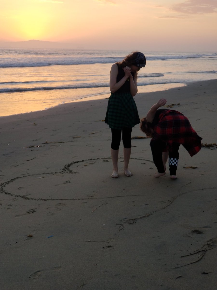 jojonila's tweet photo. GUESS WHO GOT ENGAGED BITCHES 🤪 https://t.co/9b3i8Tn5Rn