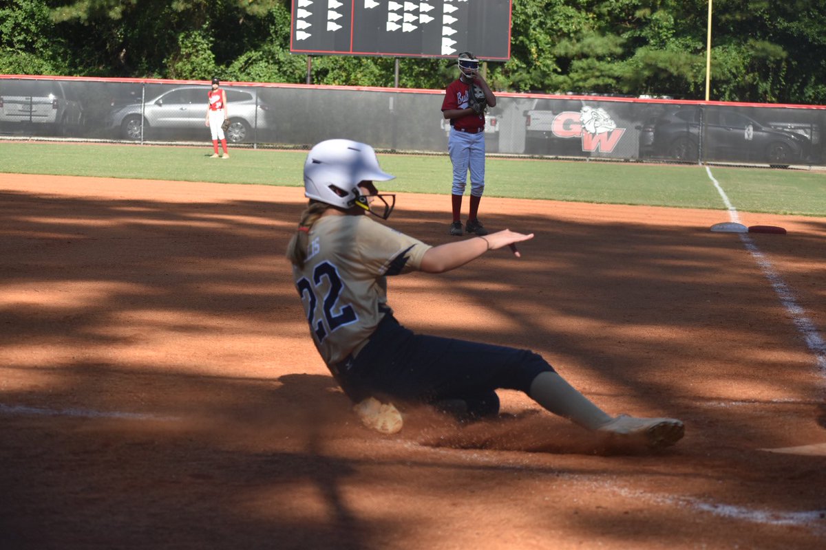 LCALionSoftball's tweet photo. Two more big wins for our MS Lady Lions! Congratulations to Carley Varela on your HOMERUN tonight!!! https://t.co/kaqQFgWSme