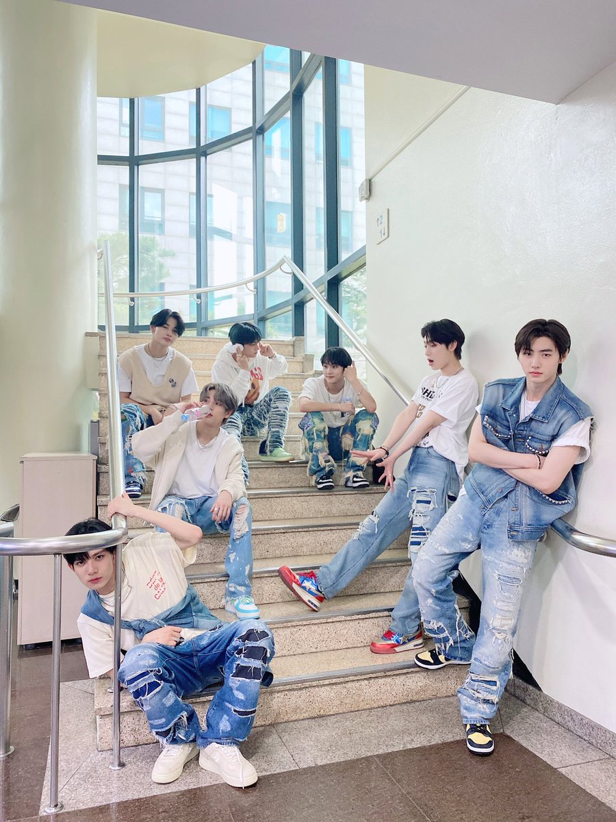 ENHYPENBRTeam's tweet photo. Retweet for #ENHYPEN 's brand reputation.

#엔하이픈 @ENHYPEN @ENHYPEN_members https://t.co/WlFs7THr9Q
