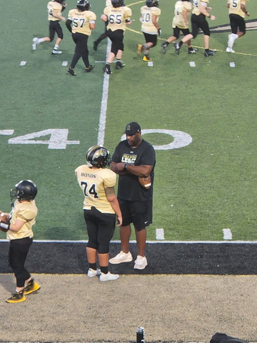 jillWbonds's tweet photo. I’m officially a football mom now. Let the fun begin… https://t.co/KlRB455Lon