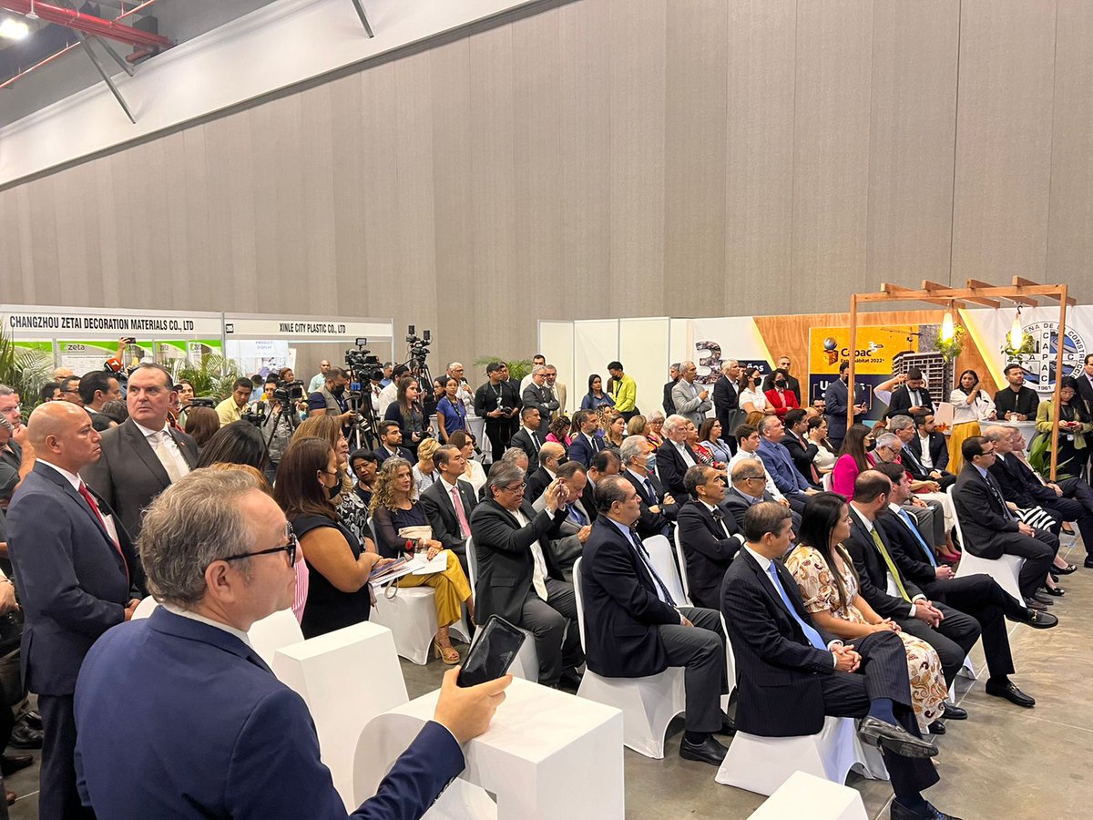 🎆 Inauguramos la 35 versión de CAPAC Expo Hábitat 2022⁣ 🎆

La vitrina comercial de construcción y vivienda más importante de Panamá y la región en la que participan 77 empresas promotoras y
19 empresas dedicadas al rubro de materiales de construcción y productos decorativos.