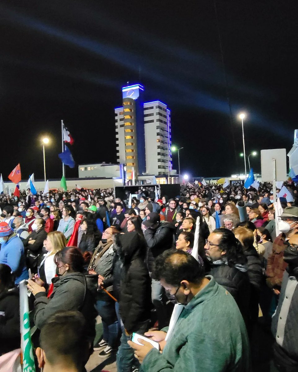 En nuestra última jornada de cierre de campaña aquí en Iquique, una multitudinaria jornada en la que nuestra región de Tarapacá dice Apruebo Nueva Constitución.

#ApruebazoDeTarapaca
#ApruebazoDeChile 
#AprueboUnChileMejor
