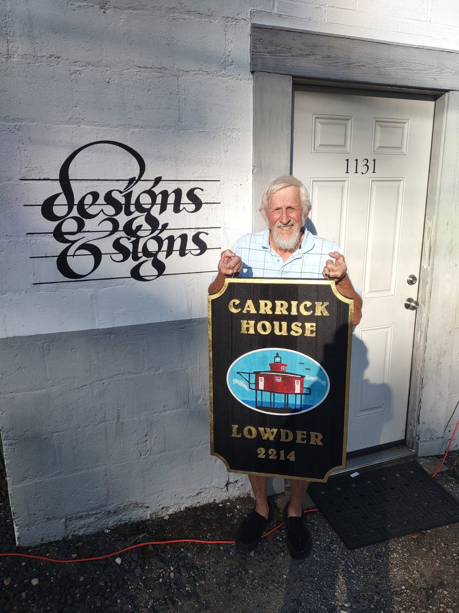 DesignsandSigns's tweet image. We made this double sided sign with sandblasted cedar and gold leaf. #goldleaf #signage #sandblasting designsandsignsonline.com