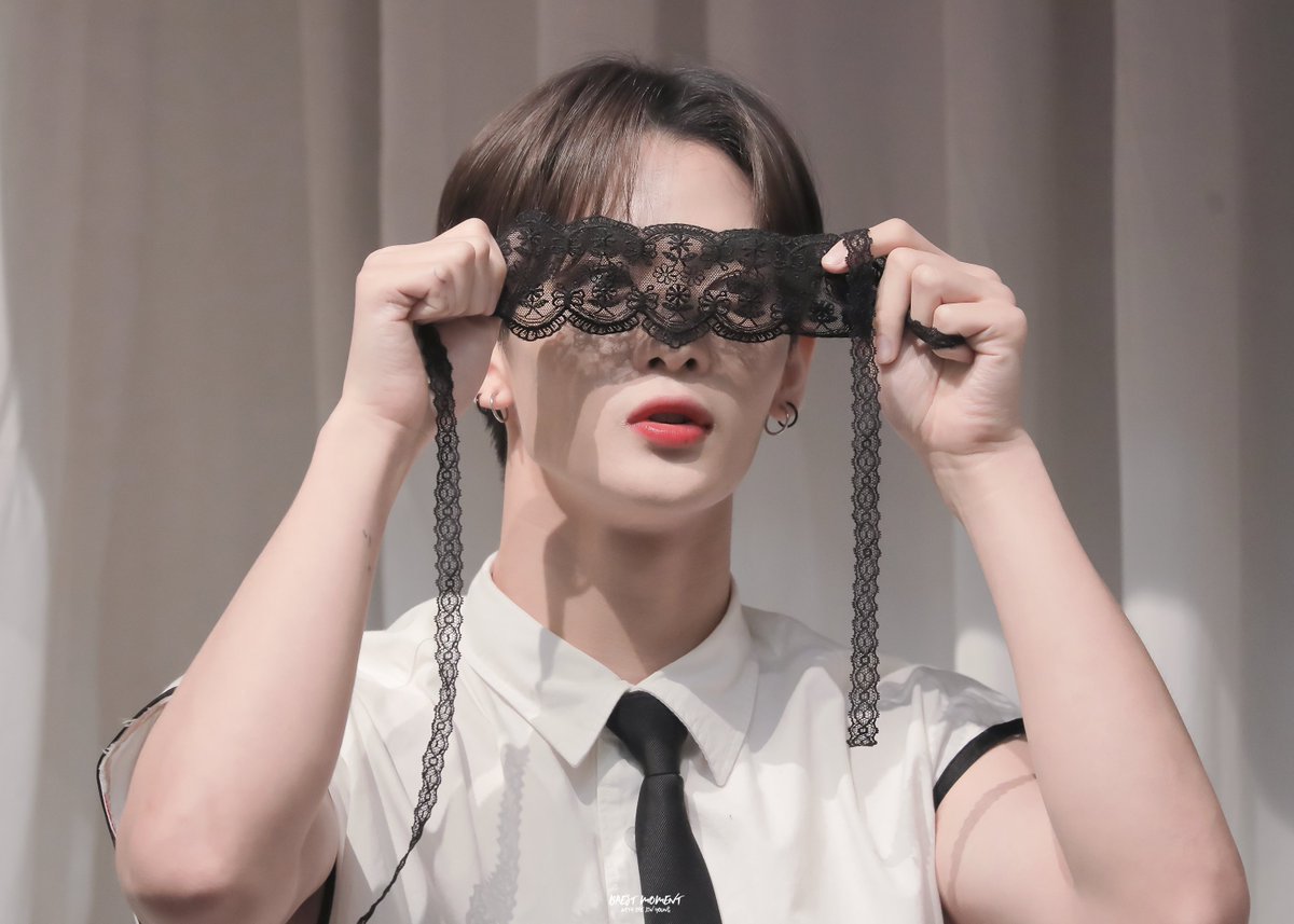 BAEst_Moment's tweet photo. 220826 #배진영 #BAEJINYOUNG #CIX 

  이거 마쟈?
                                         바보,, https://t.co/Vibm0cOfcH