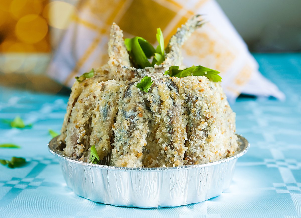 Raw material aluminum foil + aluminum foil container
Contact me vicky if you need,factory price and ISO9001 quality.
008615167352073
vicky@goldenfoil.cn