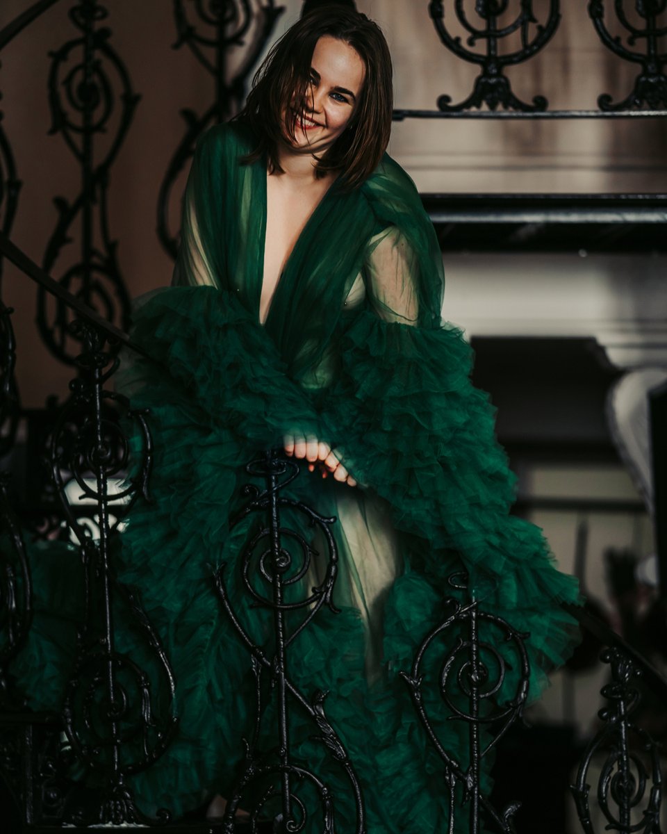 imageswithcarol's tweet photo. My 'murder gowns' are some of my most popular outfits, SO versatile, you can be coy and flirty our outright sexy, but ALWAYS confident and gorgeous!
Thank you @talisewickham for helping me showcase them! #boudoirphotographymelbourne #carolsbabes #confidentwomen #intimatelens # https://t.co/E2f1Wc6rUn