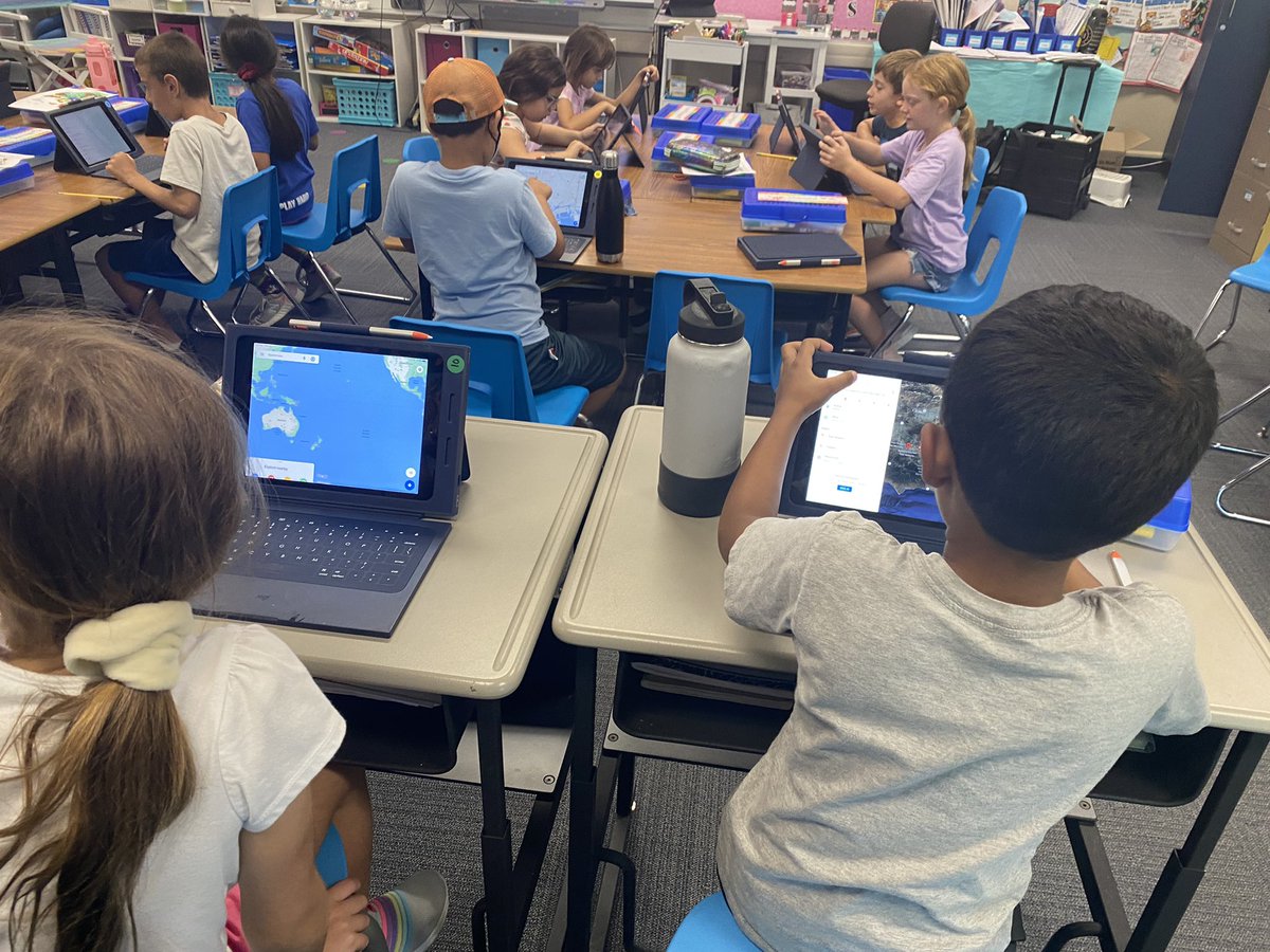 Fun time working with 2nd graders @BESTigersOPUSD learning about @googlemaps & @Seesaw #teamopusd #opshares @oakparkusd